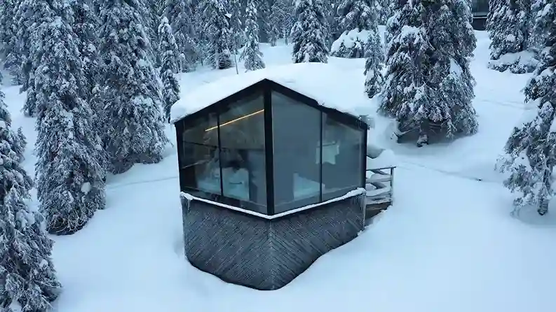 Lapland Magic Glass Igloo & Northern Lights